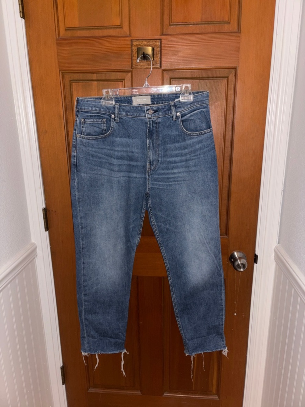 Classic Women’s Blue Denim Jeans - Straight Fit / Everlane